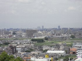 玉手山展望台から望む大阪城