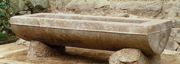 安福寺割竹形石棺画像